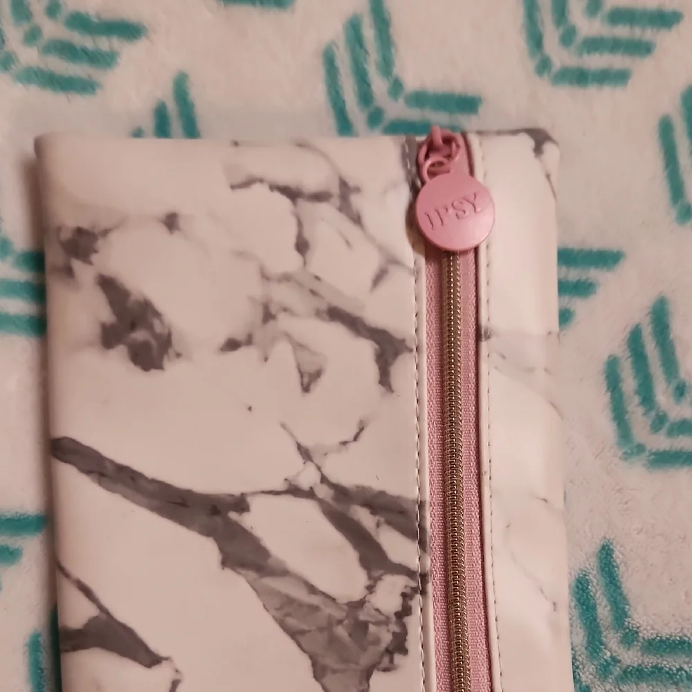 ipsy five stylish